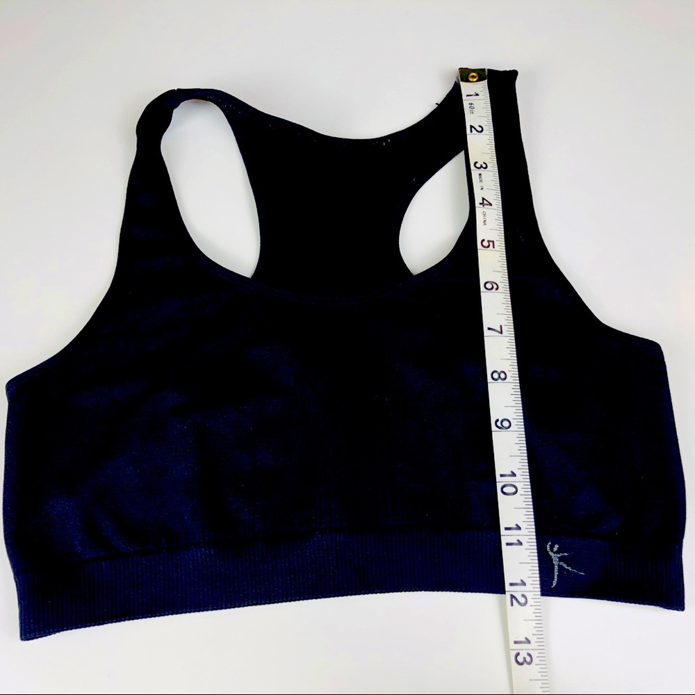 Yoga, running, workout capris and sports bra - Picture 4 of 10